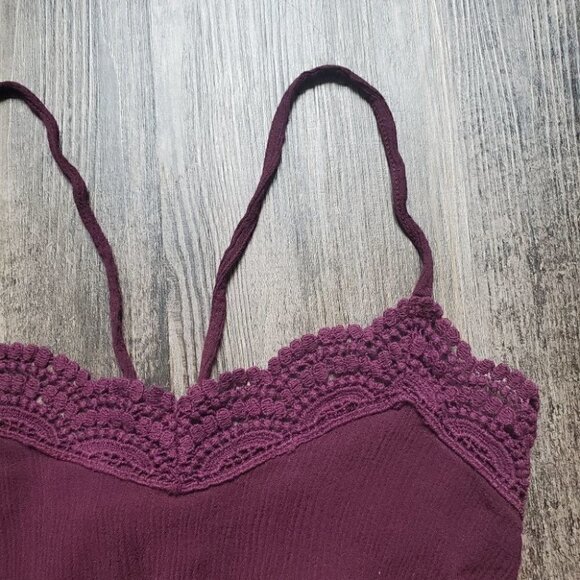 Crochet Cross Back Crop Top - Picture 3 of 8